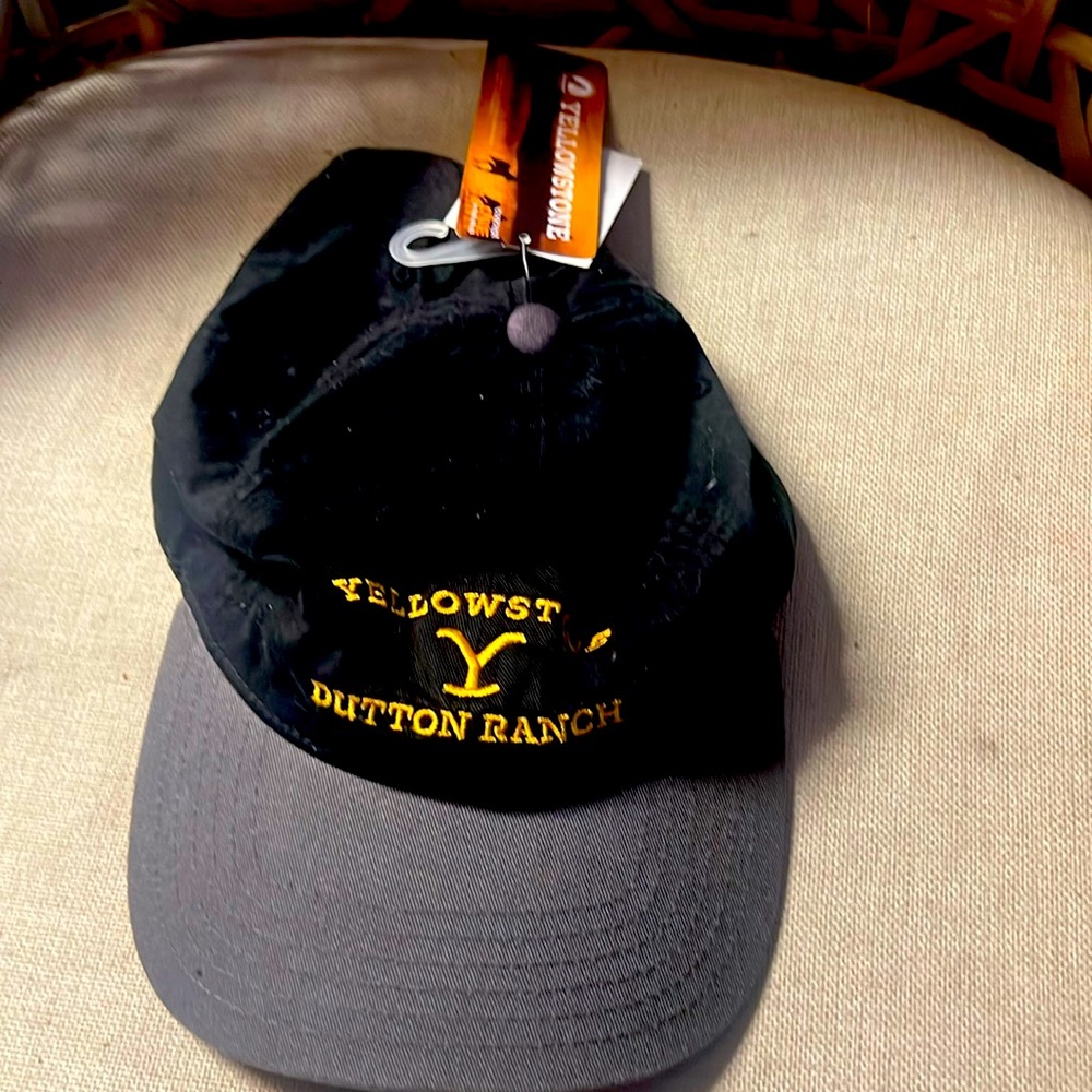 New Yellow Stone Mens Hat NWT